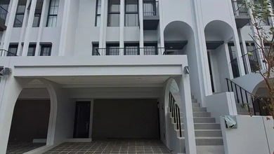 Rumah Area Luxury BSD City, Tangerang - Harga Menarik 2,7 Miliar